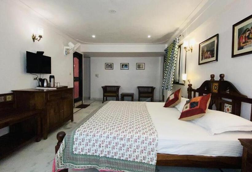 Quarto Deluxe, Kotra Haveli A Boutique Hotel By Lake Pichola