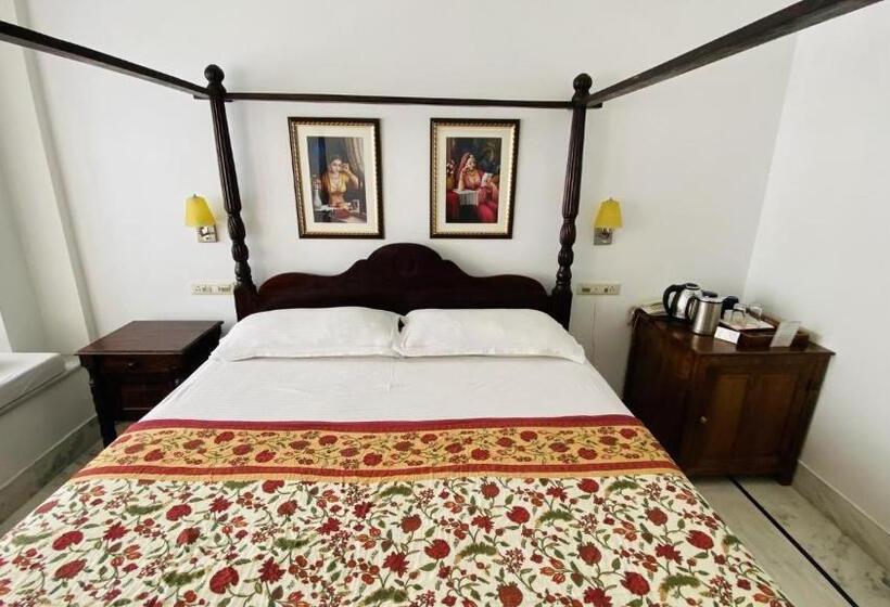Quarto Deluxe, Kotra Haveli A Boutique Hotel By Lake Pichola