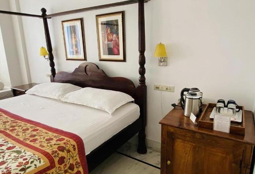 Quarto Deluxe, Kotra Haveli A Boutique Hotel By Lake Pichola