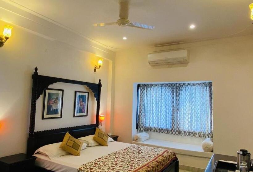 Quarto Deluxe, Kotra Haveli A Boutique Hotel By Lake Pichola
