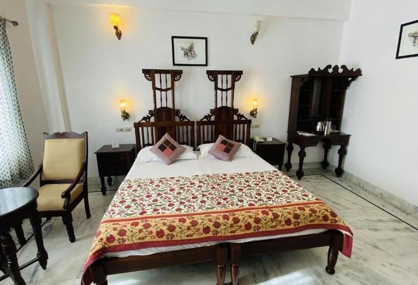 Quarto Deluxe, Kotra Haveli A Boutique Hotel By Lake Pichola
