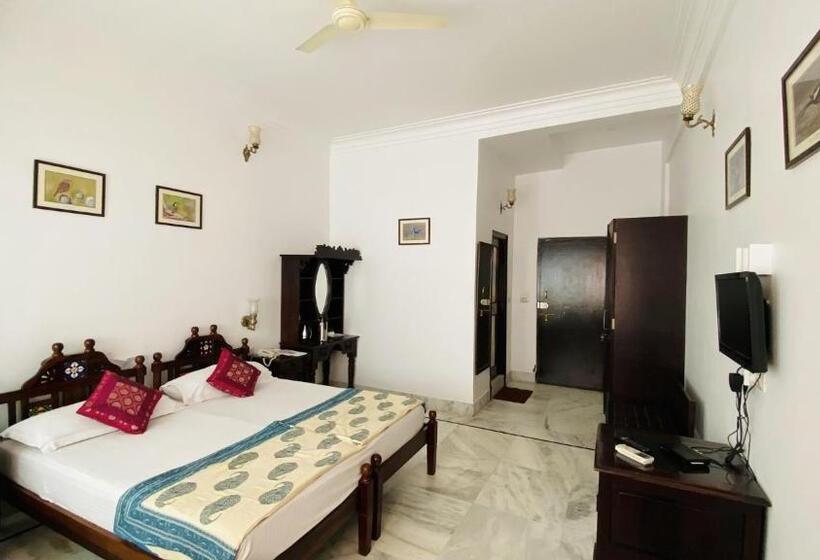 Quarto Deluxe, Kotra Haveli A Boutique Hotel By Lake Pichola