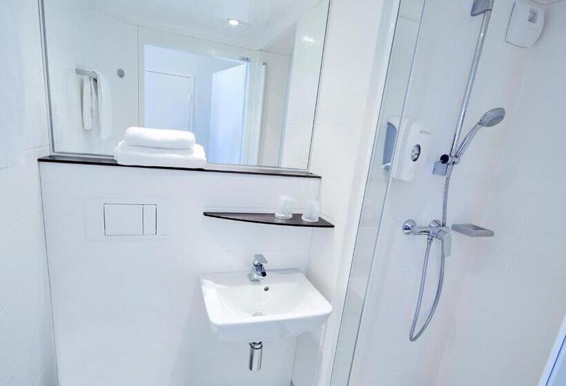 غرفة قياسية رباعية, Premiere Classe Valence Nord Saintmarcellesvalence