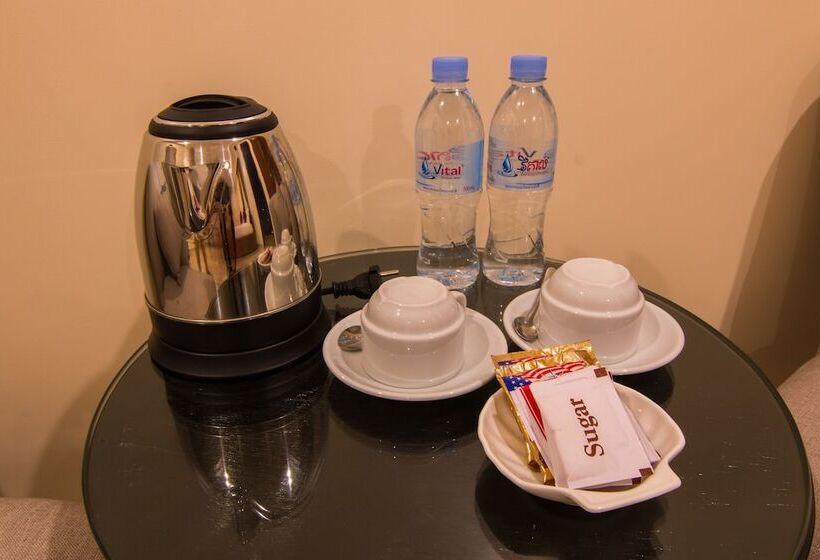 סוויטה, Samnang Laor Phnom Penh