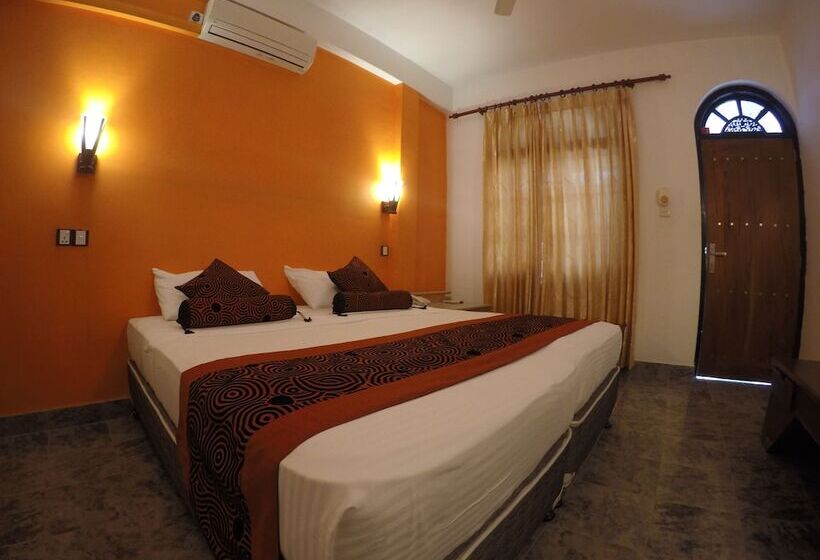 Номер Стандарт Вид на Бассейн, Sunray