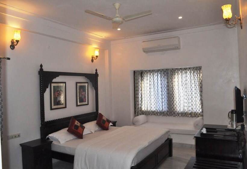 Quarto Deluxe, Kotra Haveli A Boutique Hotel By Lake Pichola