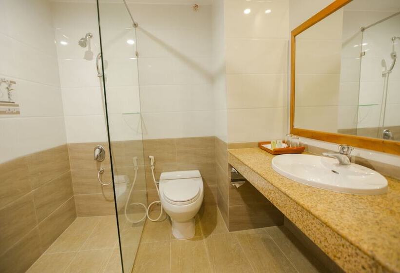 اتاق سوپریور با چشم‌انداز باغ, Vung Tau Intourco Resort