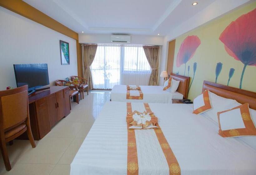 اتاق سه نفره دلوکس با چشم‌انداز دریا, Vung Tau Intourco Resort
