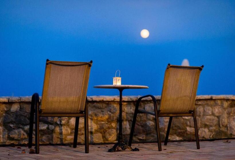 Апартаменты 1 Спальня, Gerofotis Traditional Guesthouse Est 1892   Close To Aigio, Akoli, Selianitika