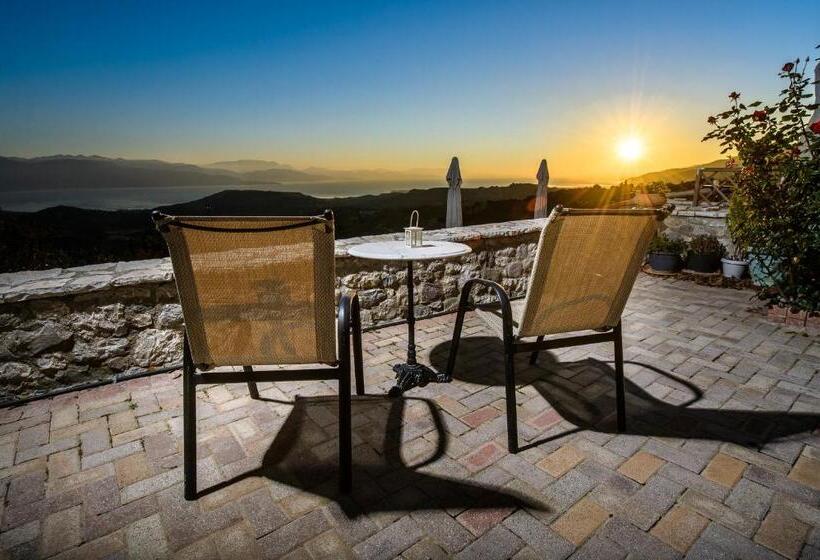 סוויטה, Gerofotis Traditional Guesthouse Est 1892   Close To Aigio, Akoli, Selianitika