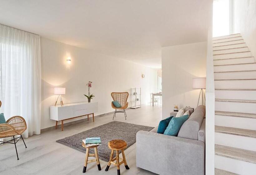 豪华两卧别墅, Calasetta Residence