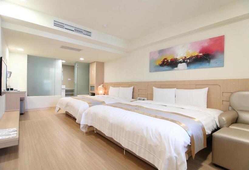 اتاق استاندارد چهار تخته, Clownfish Resort