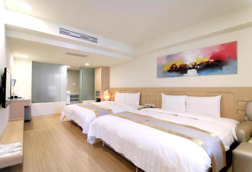 اتاق استاندارد چهار تخته, Clownfish Resort