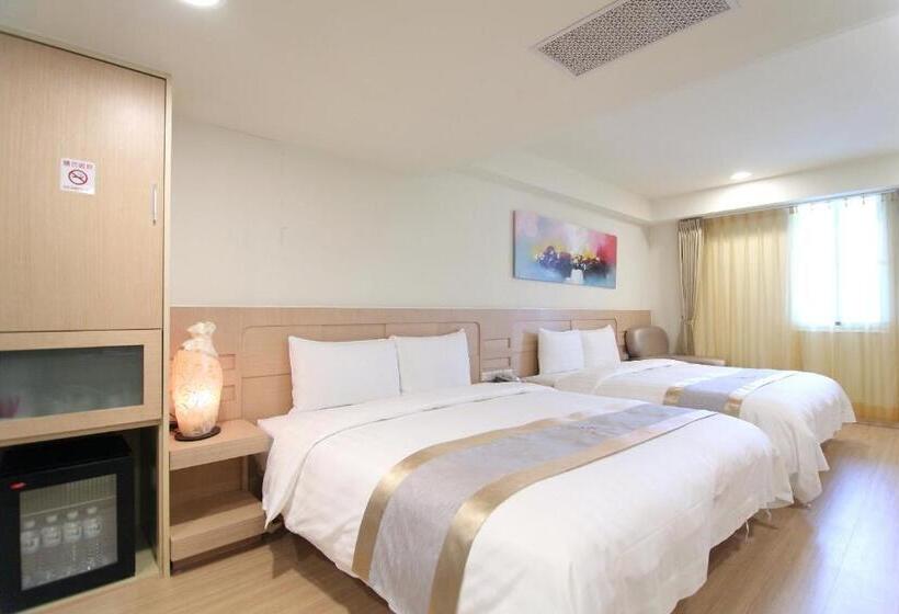 اتاق استاندارد چهار تخته, Clownfish Resort
