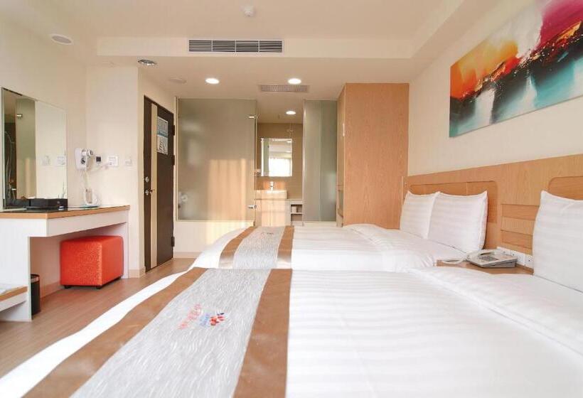 اتاق استاندارد چهار تخته, Clownfish Resort