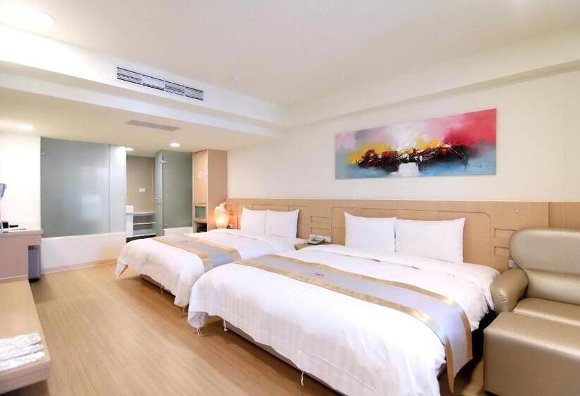 اتاق استاندارد چهار تخته, Clownfish Resort