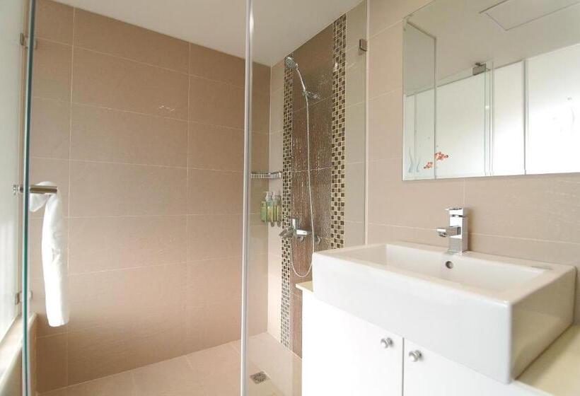 اتاق استاندارد, Clownfish Resort