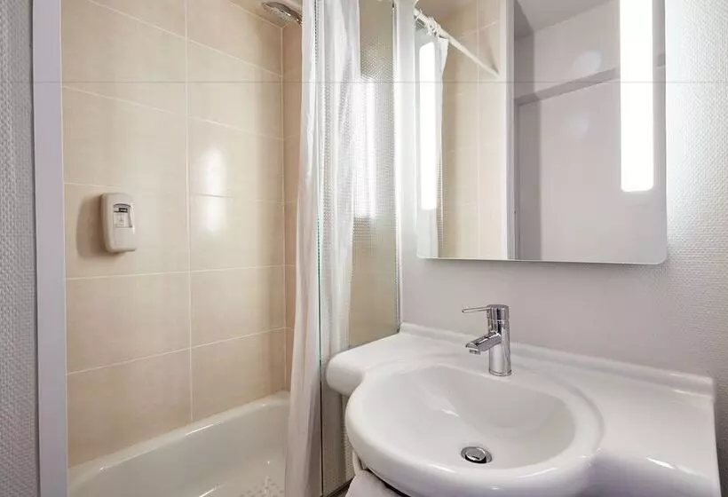 スタンダード４人部屋, B&b Hotel Le Havre Harfleur 1