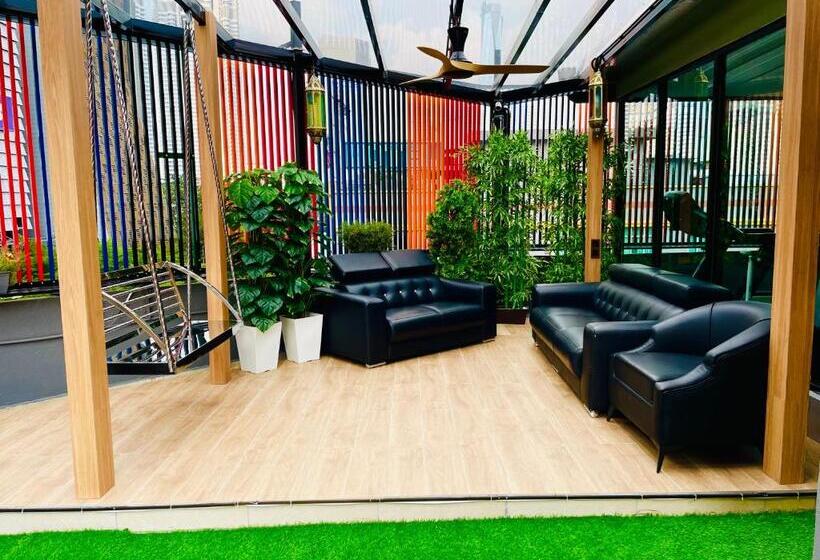 اتاق لوکس با تخت دو نفره بزرگ, Easy Hotel Kl Sentral