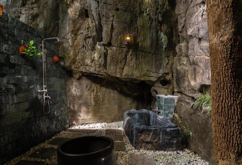 اتاق لوکس, Mua Caves Ecolodge