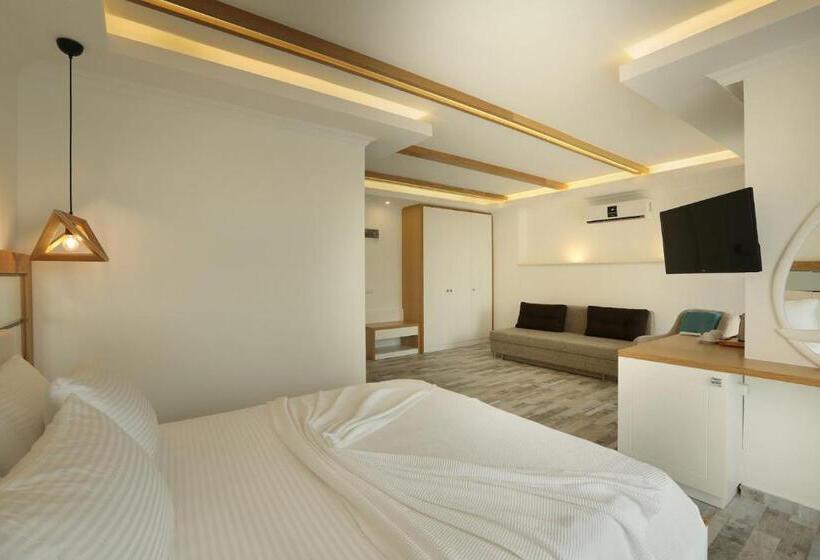 חדר משפחתי, Payam