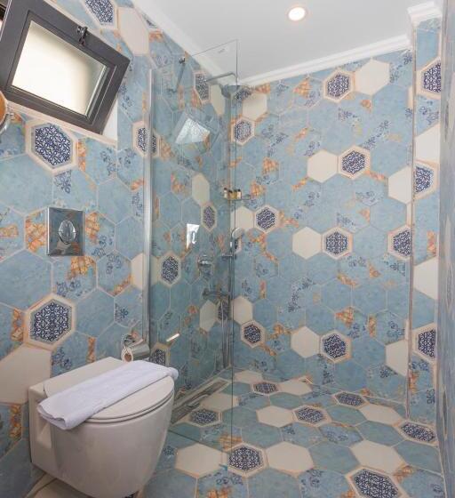 חדר משפחתי, Payam