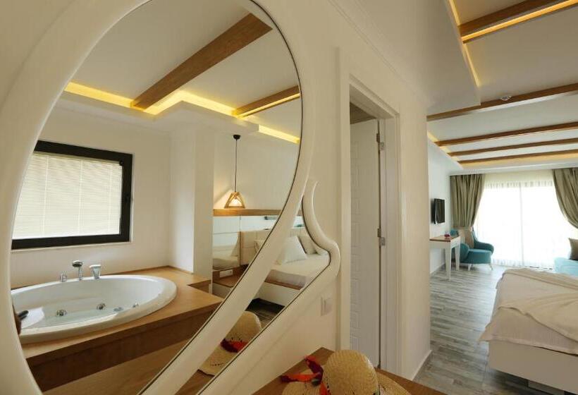 סוויטה עם ג'קוזי, Payam