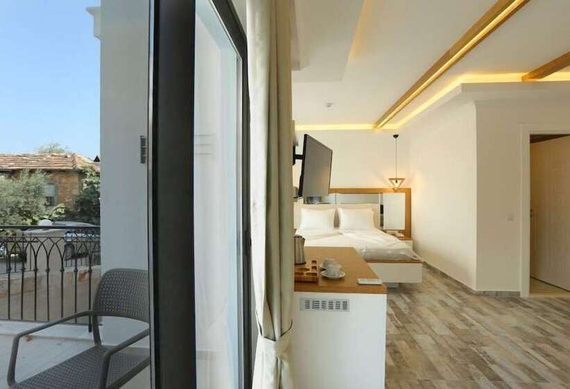 חדר משפחתי, Payam