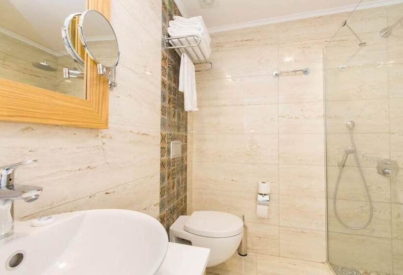 חדר משפחתי, Payam