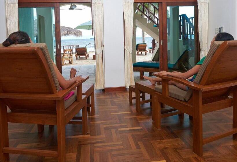 带海景的俱乐部房间, Sara Beachfront Boutique Resort