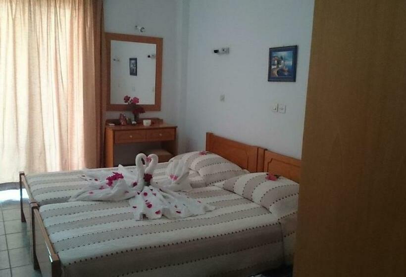 オーシャンビュースタンダードルームバルコニー付き, Veroniki