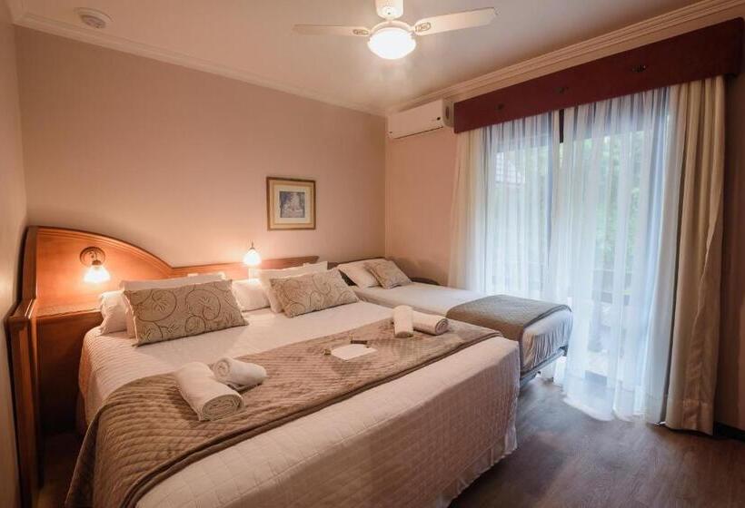 Трехместный Номер Стандарт с Балконом, Vista Do Vale