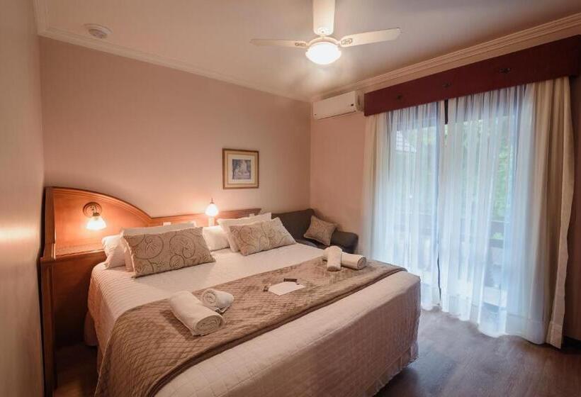 Трехместный Номер Стандарт с Балконом, Vista Do Vale