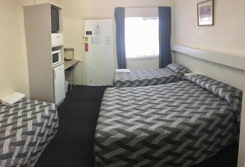家庭间, Balonne River Motor Inn
