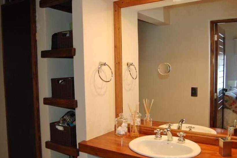 דירת חדר, Orillas Del Gutierrez