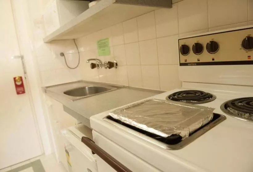 استودیوی استاندارد, Parklane Motel