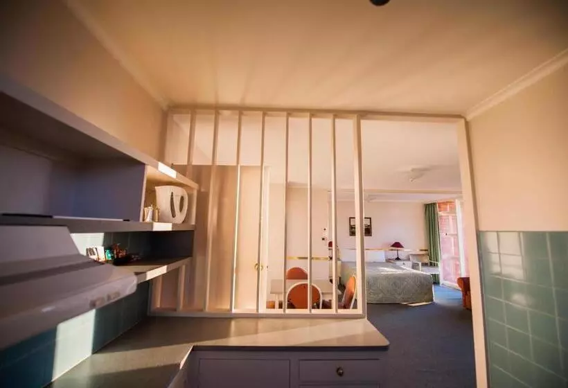 آپارتمان 1 خوابه, Parklane Motel