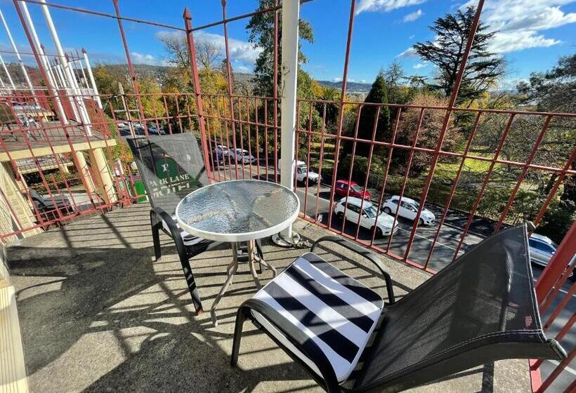 标准间带阳台, Parklane Motel