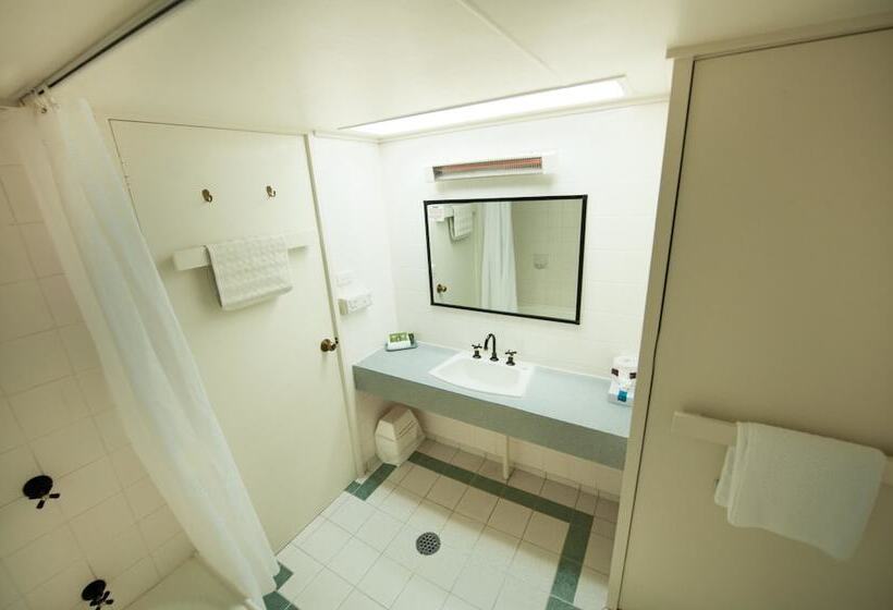 标准工作室, Parklane Motel