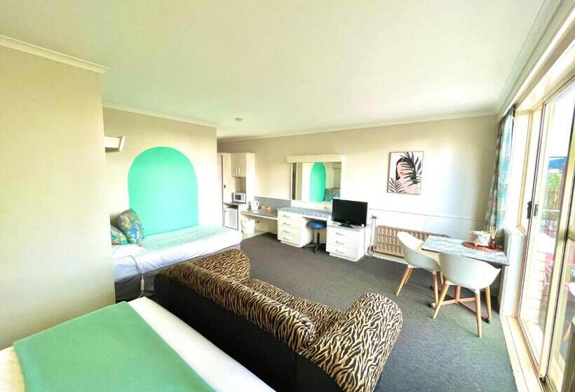 标准间带阳台, Parklane Motel