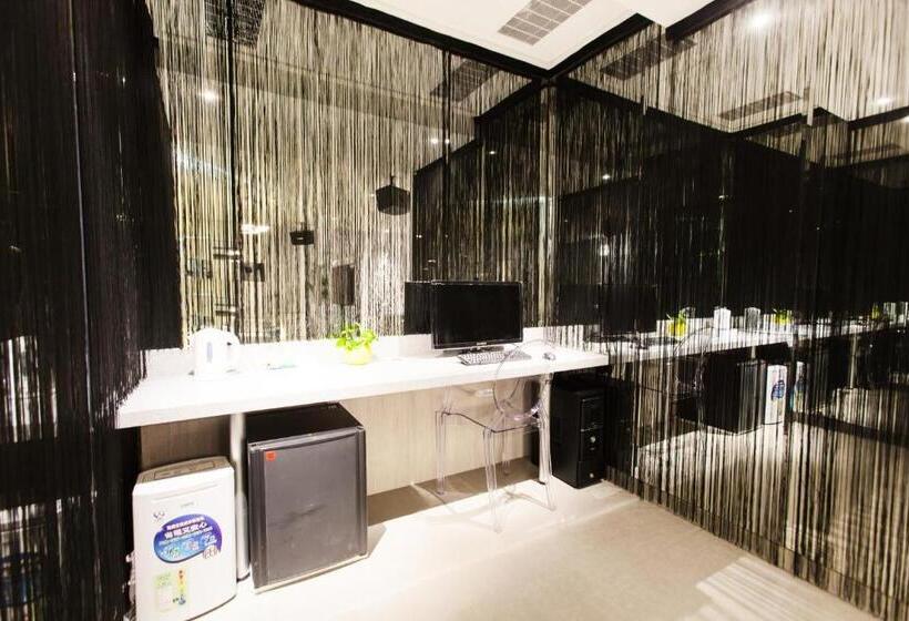 اتاق استاندارد چهار تخته, Six Star Motel  Zhongli