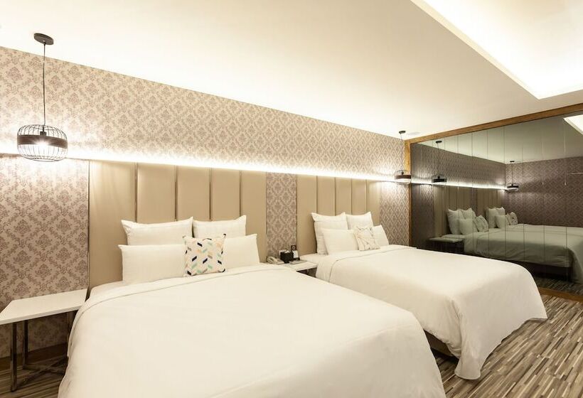 اتاق لوکس چهار تخته, Six Star Motel  Zhongli