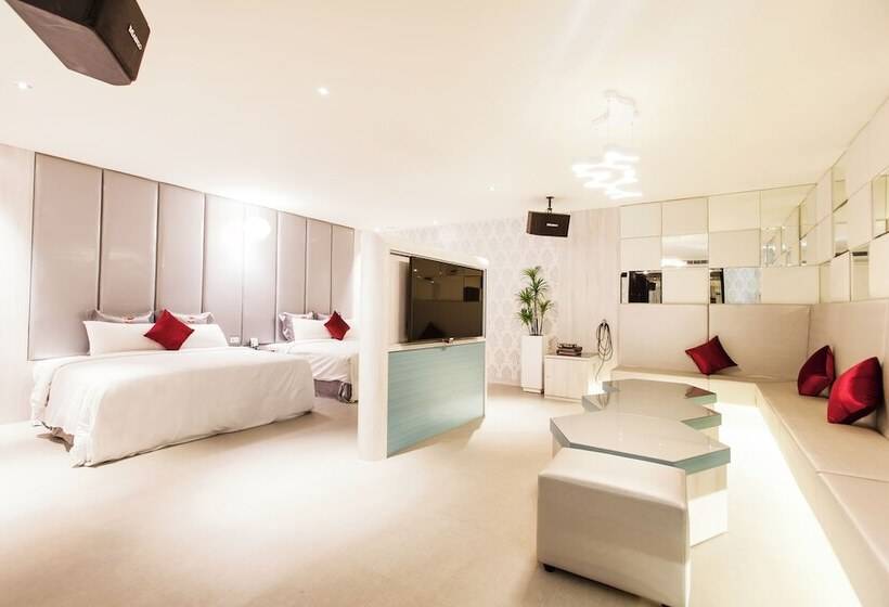 اتاق استاندارد چهار تخته, Six Star Motel  Zhongli