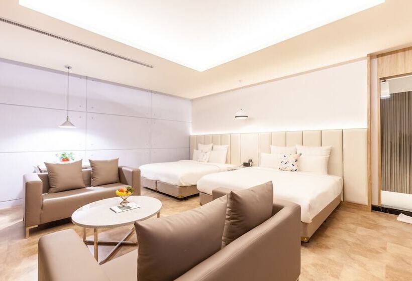 اتاق لوکس چهار تخته, Six Star Motel  Zhongli