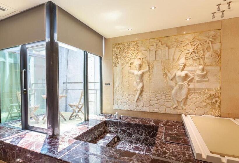 اتاق استاندارد چهار تخته, Six Star Motel  Zhongli