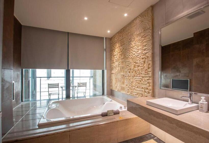 اتاق استاندارد, Six Star Motel  Zhongli