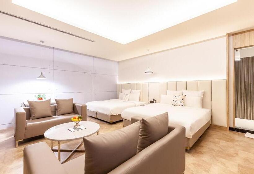 اتاق استاندارد چهار تخته, Six Star Motel  Zhongli