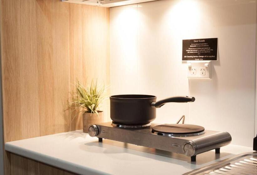 اتاق استاندارد یک تخته با تخت دونفره بزرگ, Abode37 Motel Emerald