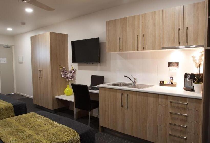 اتاق استاندارد یک تخته با تخت دونفره بزرگ, Abode37 Motel Emerald