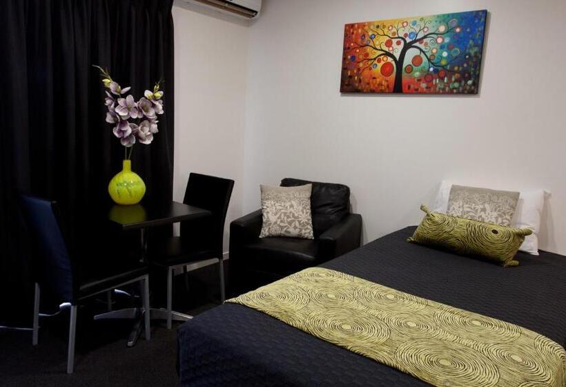 اتاق استاندارد یک تخته با تخت دونفره بزرگ, Abode37 Motel Emerald